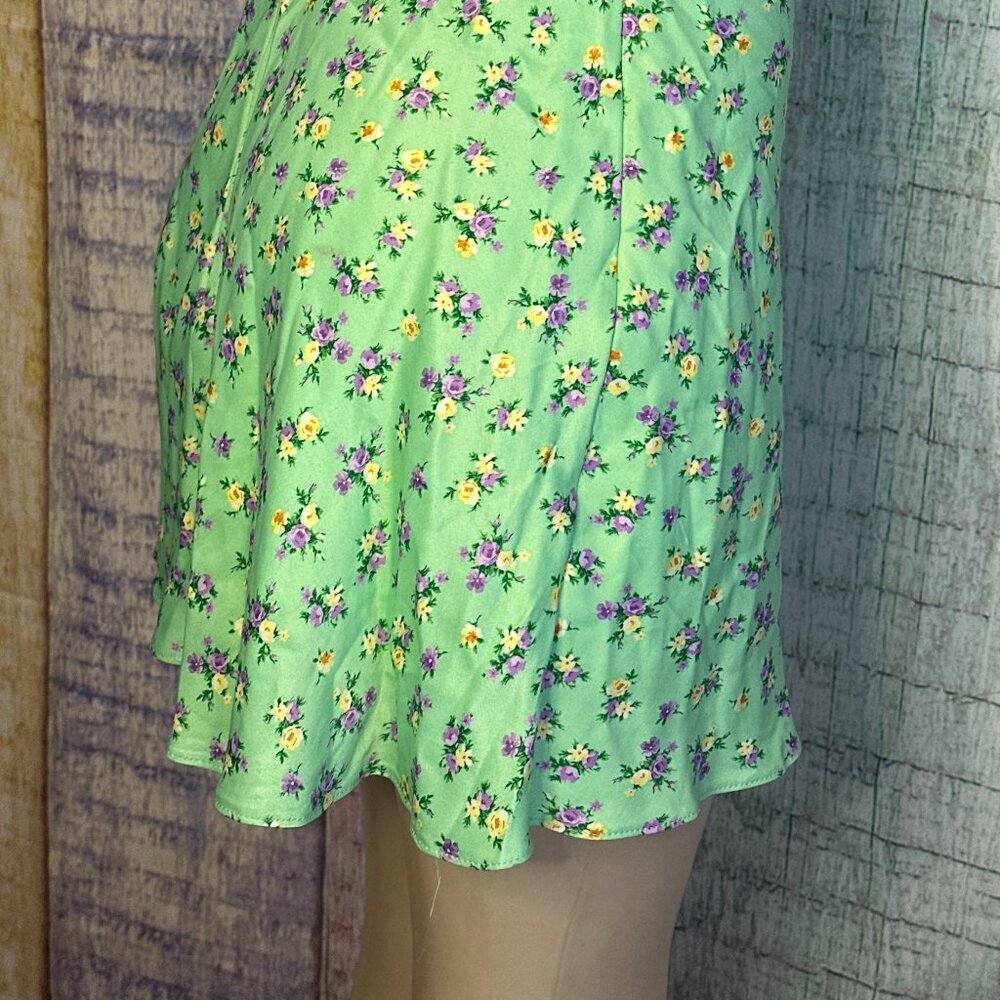 SATIN EFFECT PRINT DRESS  V-Neck Floral Mint Green Womens Dress W/ Knot Detail - Picture 8 of 9